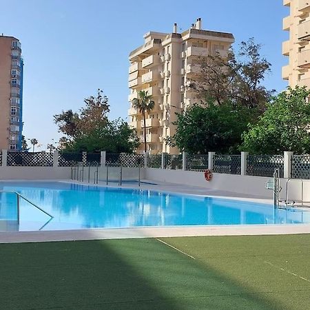 Апартаменты Elegante Alojamiento Con Piscina A 200 M Del Mar. Бенальмадена Экстерьер фото