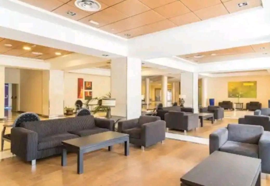 Апартаменты Elegante Alojamiento Con Piscina A 200 M Del Mar. Бенальмадена Экстерьер фото